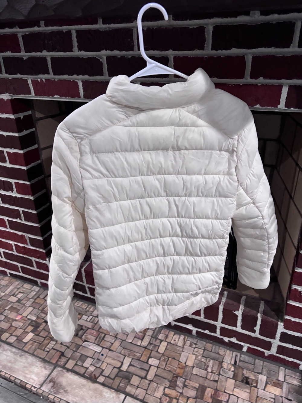Lightweight Women's Quilted Puffer Jacket - Cream